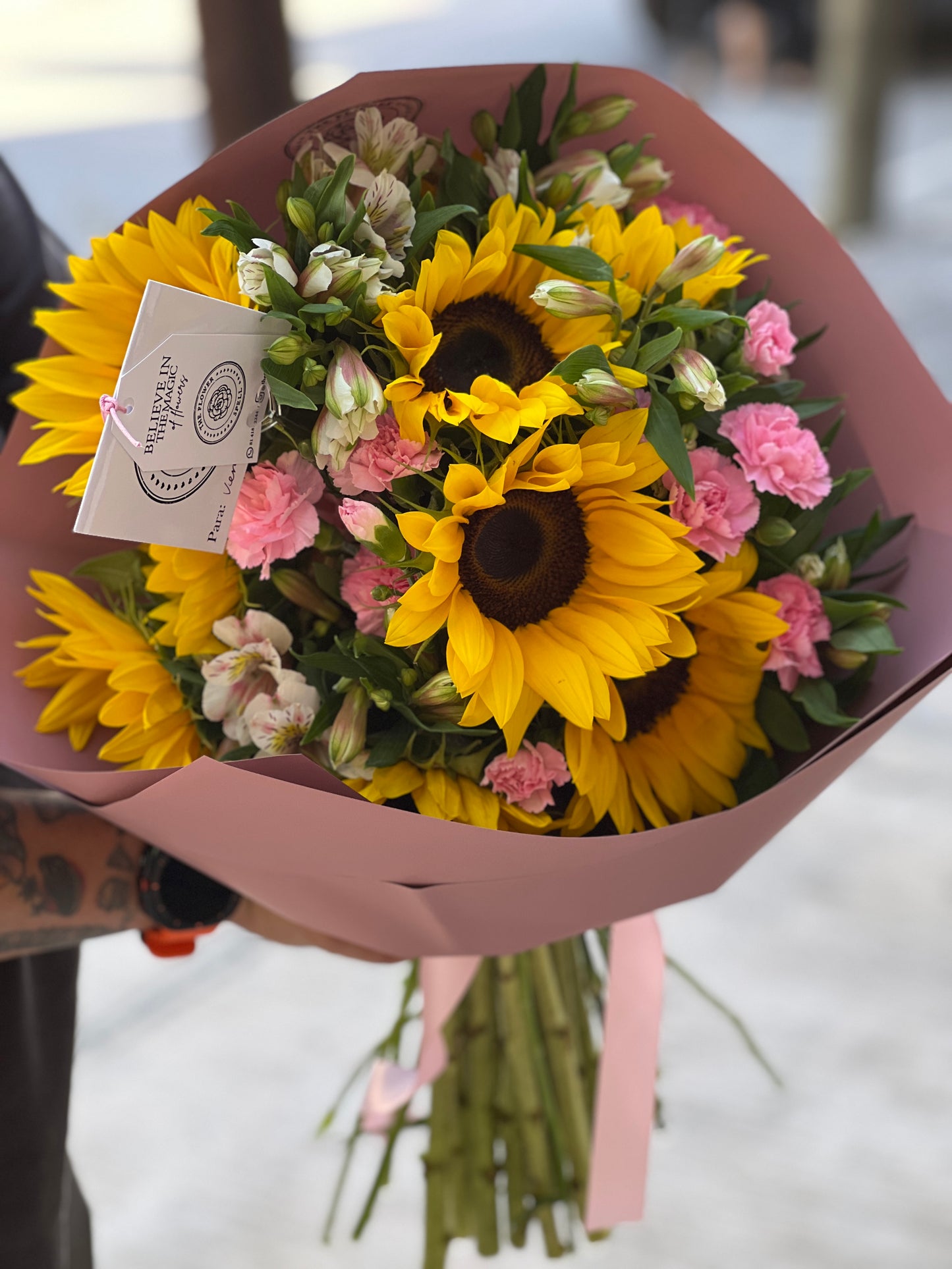 Girasoles y astromelias