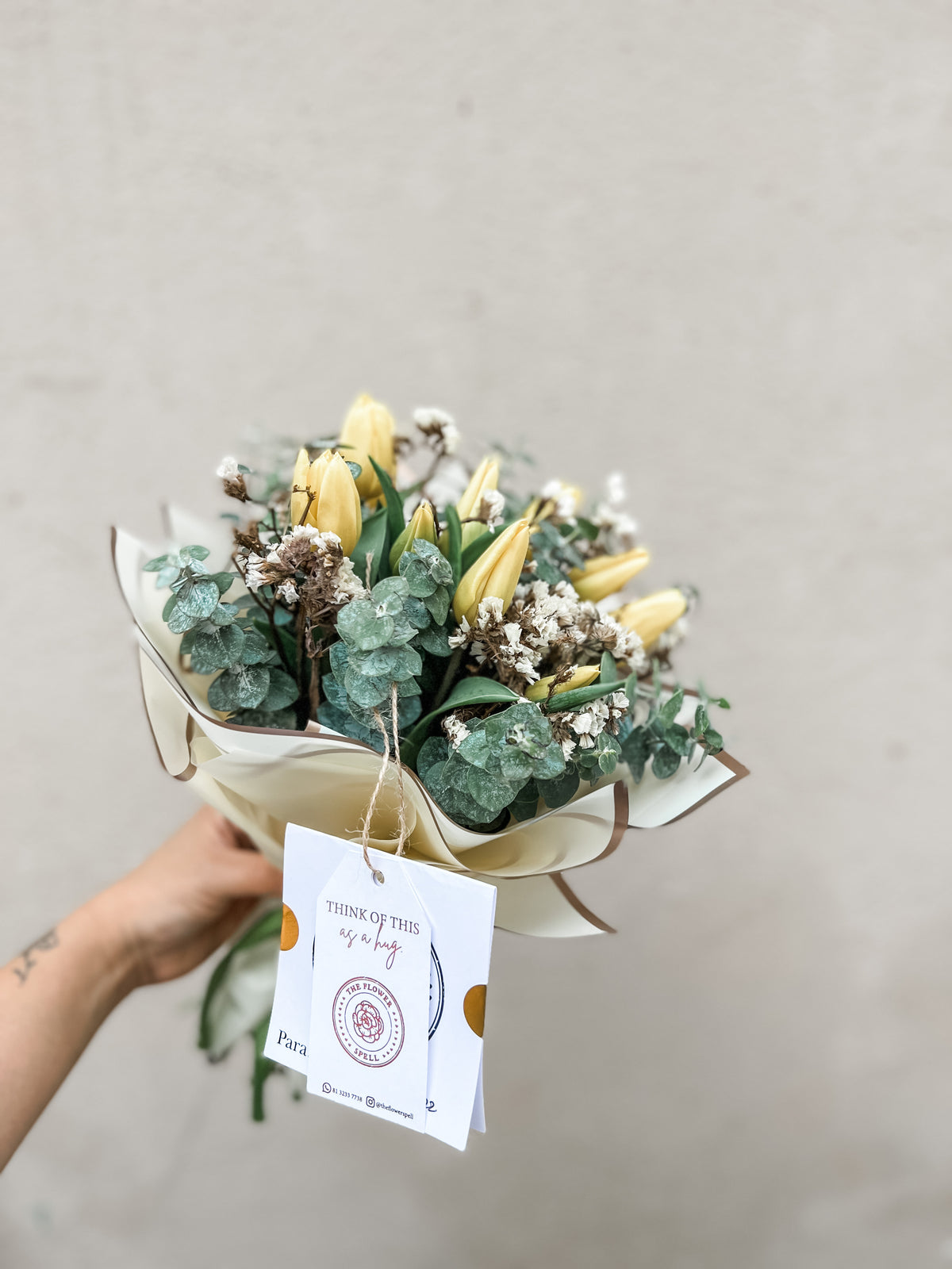 10 Tulipanes y statice